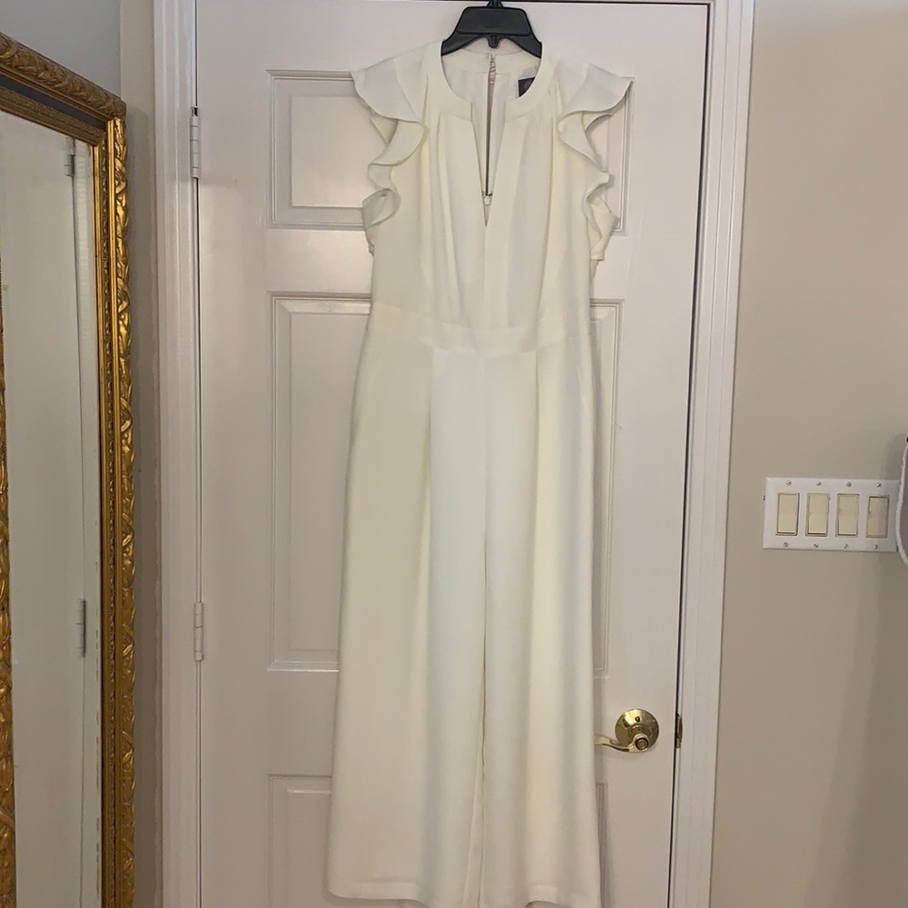Vince Camuto white jumpsuit size 6